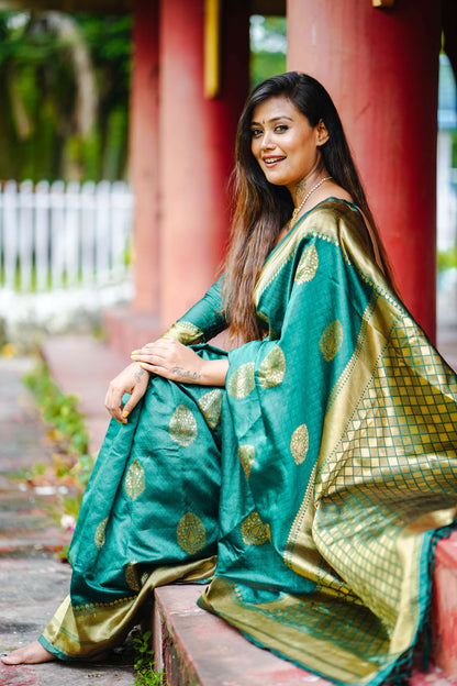 Green Soft Banarasi silk saree with all over the saree & zari weaving Rich pallu
