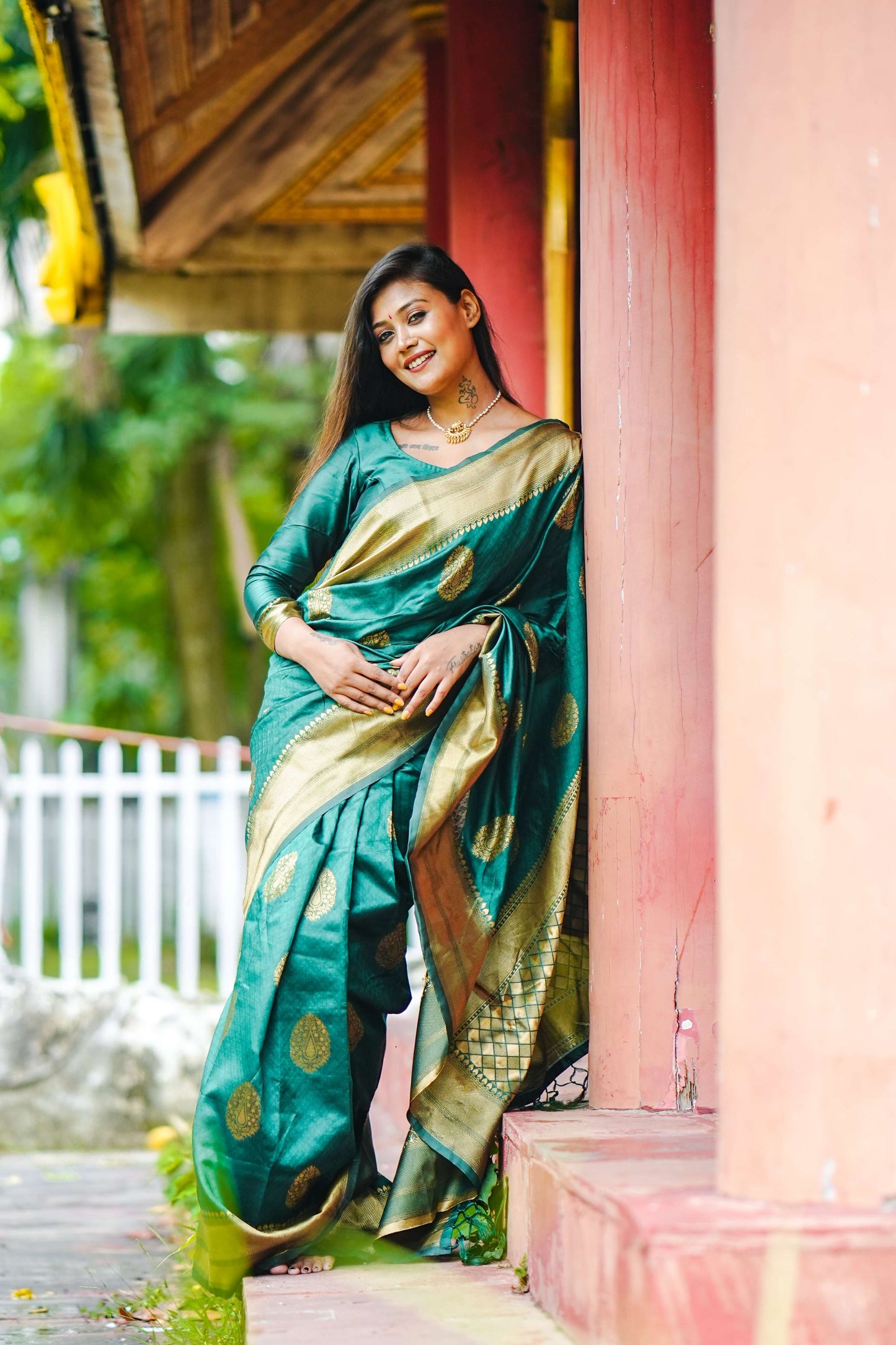 Green Soft Banarasi silk saree with all over the saree & zari weaving Rich pallu