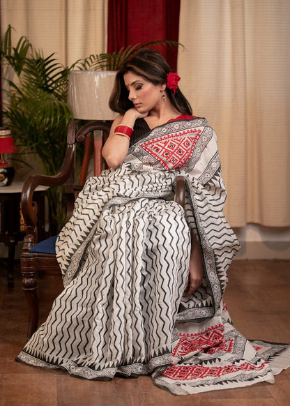 White and Black Color Zig-Zag Digital Printed Cotton Linen Saree With Blouse Piece