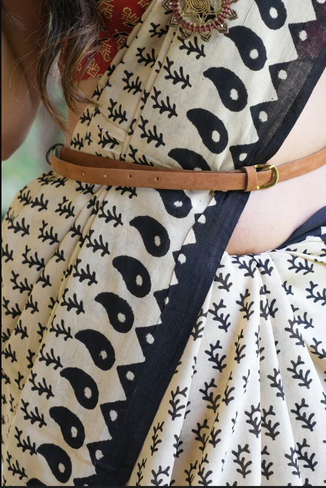 White and Black Color Digital Printed Cotton Linen Saree With Blouse Piece