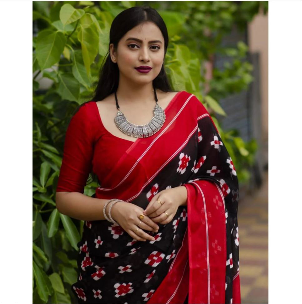 Black and Red Color Digital Printed Cotton Linen Saree With Blouse Piece