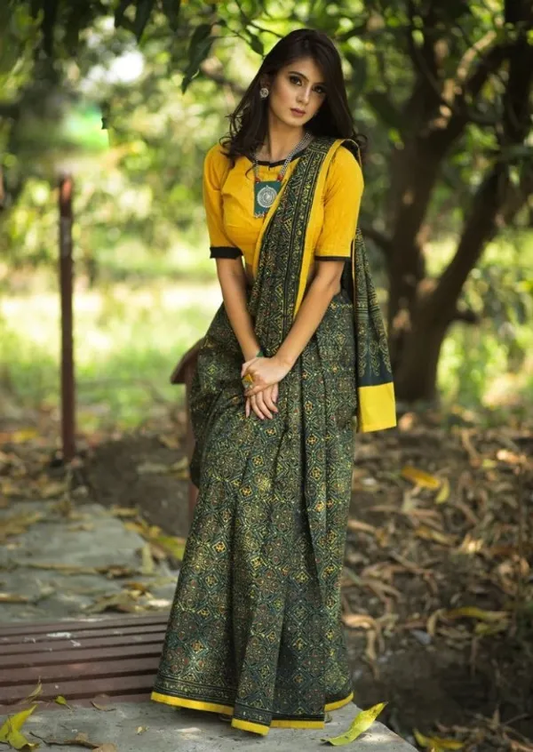 Green color Digital Printed Cotton Linen Saree With Blouse Piece